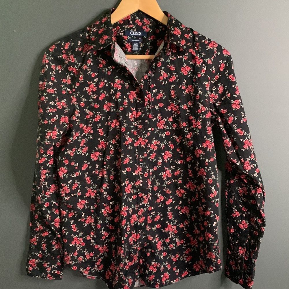 NWOT CHAPS Floral No-Iron Button Blouse